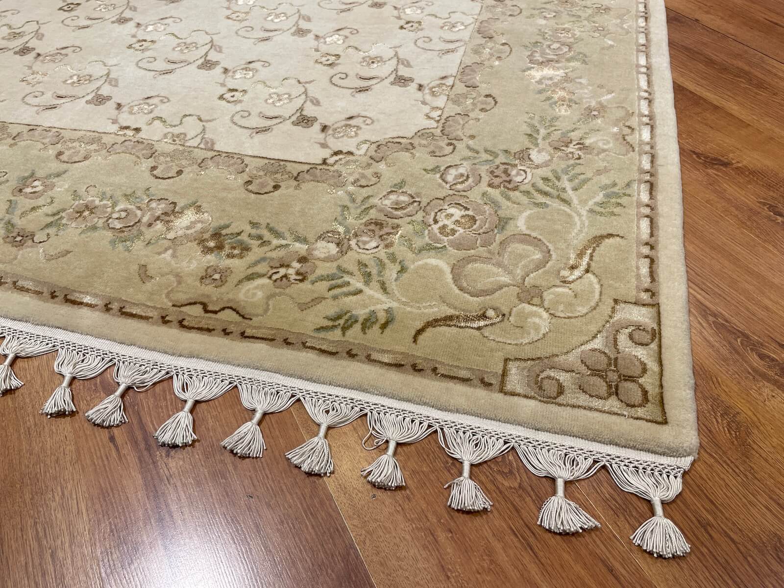 Mahidevran İpekli Uşak El Dokuma Halı