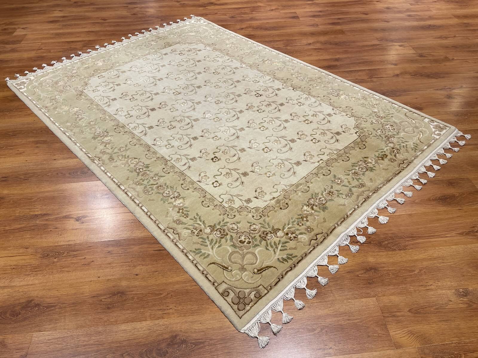 Mahidevran İpekli Uşak El Dokuma Halı