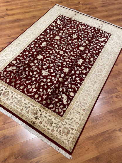 Nazende İpekli Uşak El Dokuma Halı