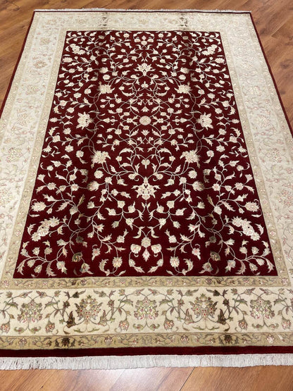 Nazende İpekli Uşak El Dokuma Halı