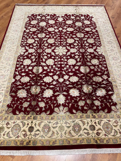 Nazende İpekli Uşak El Dokuma Halı