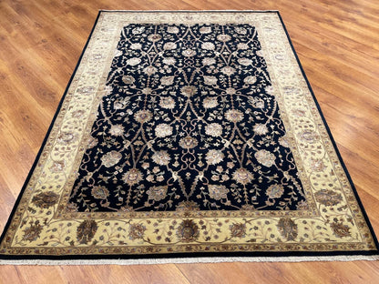 Nazende İpekli Uşak El Dokuma Halı