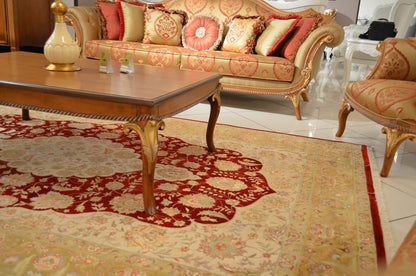 Nazende İpekli Uşak El Dokuma Halı