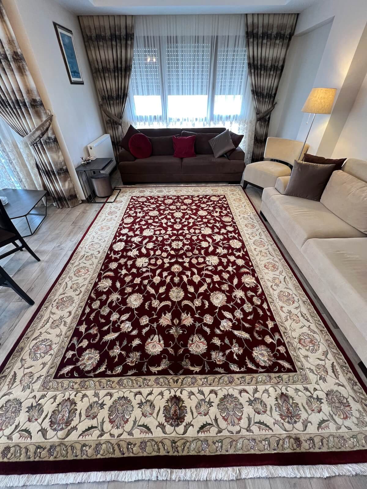 Nazende İpekli Uşak El Dokuma Halı