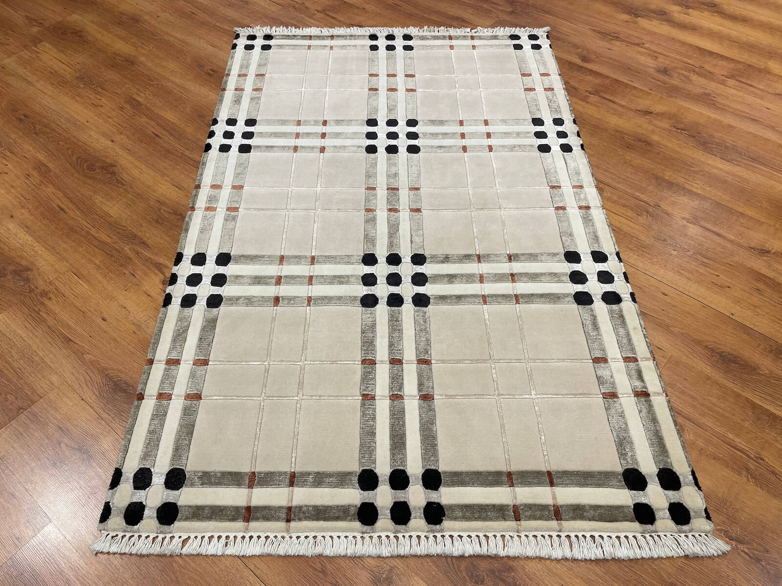 London Serisi Nepal El Dokuma Halı