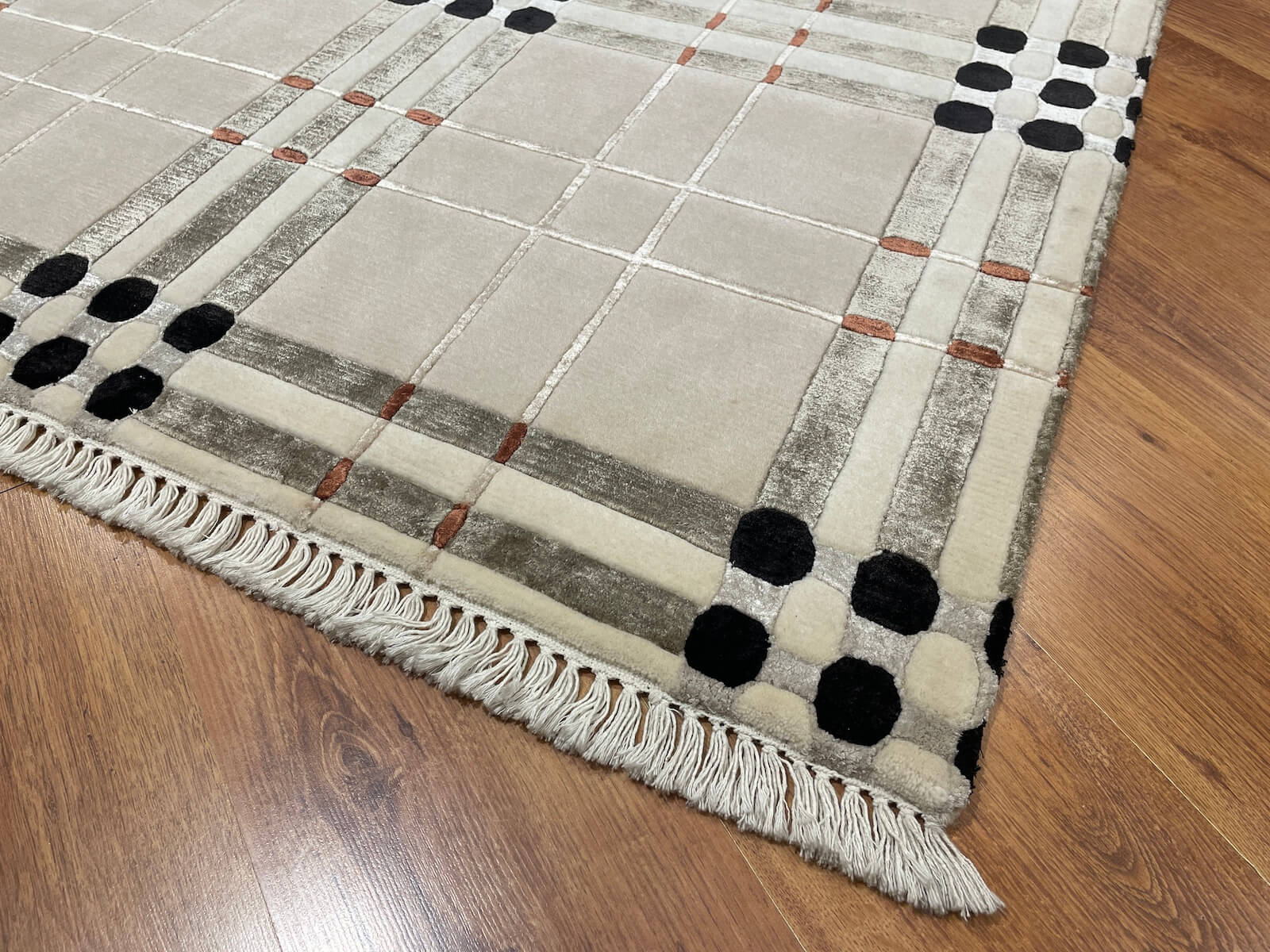 London Serisi Nepal El Dokuma Halı