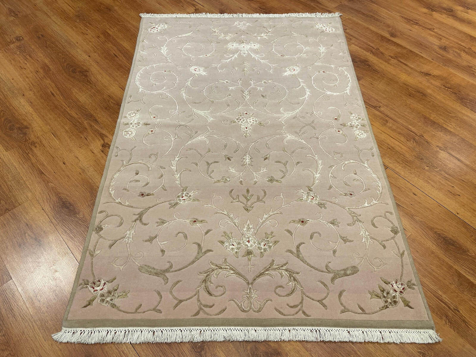 Neyzen Serisi Nepal El Dokuma Halı