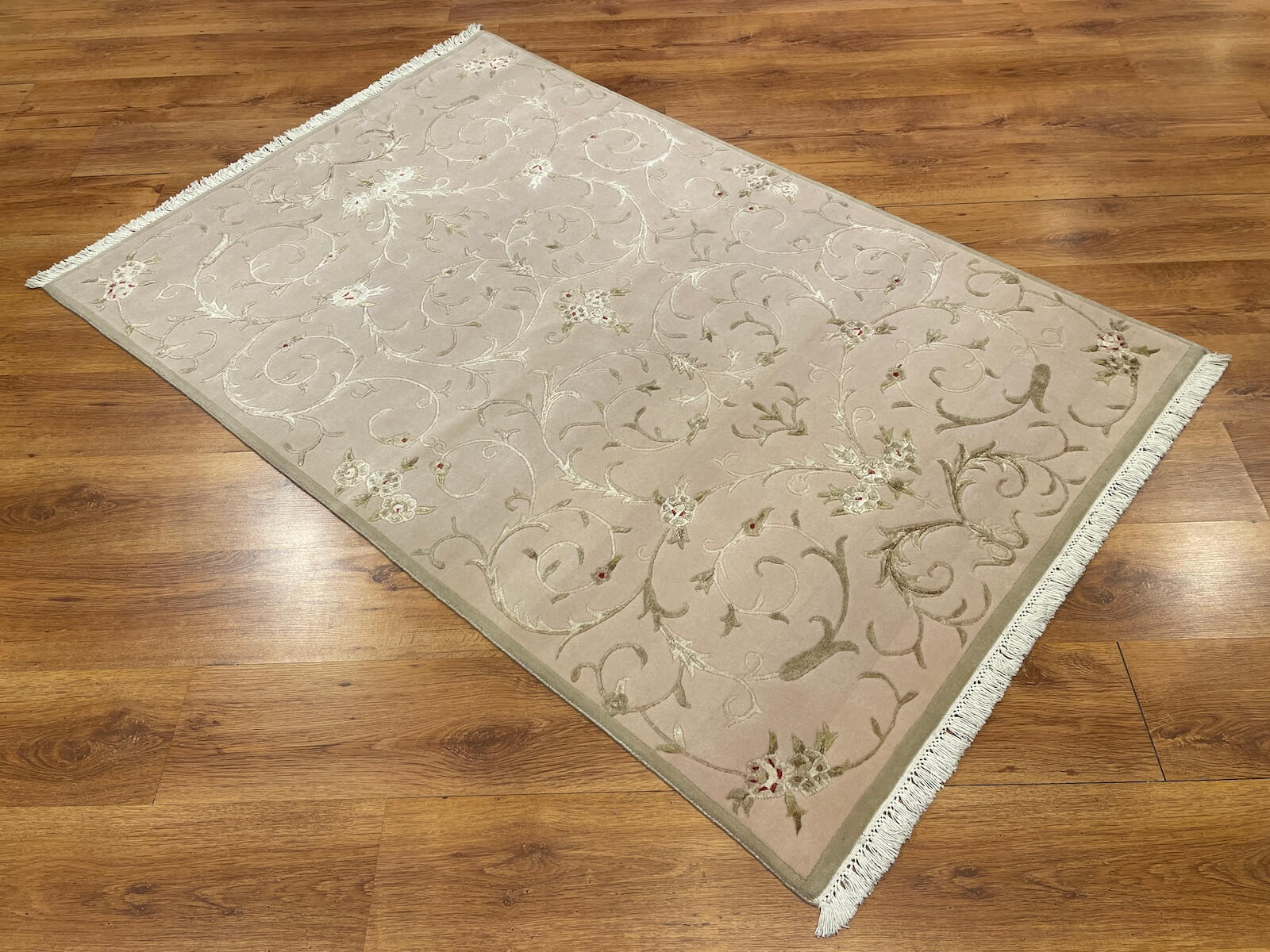 Neyzen Serisi Nepal El Dokuma Halı