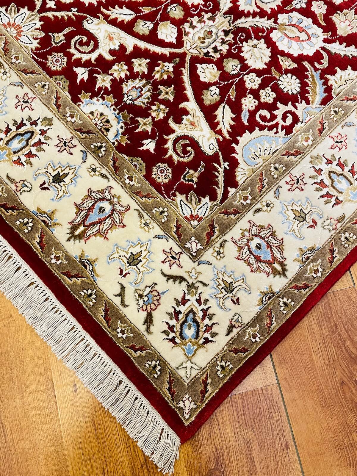 Pelas İpekli Uşak El Dokuma Halı