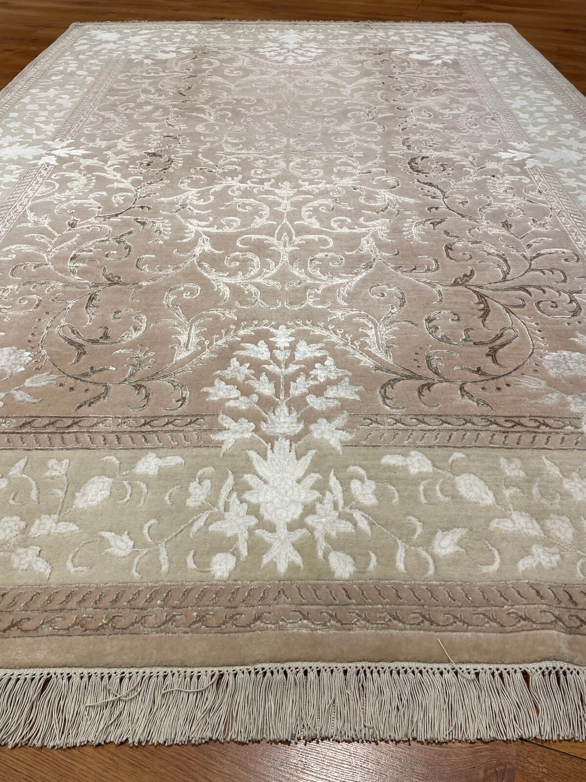 Pelas İpekli Uşak El Dokuma Halı