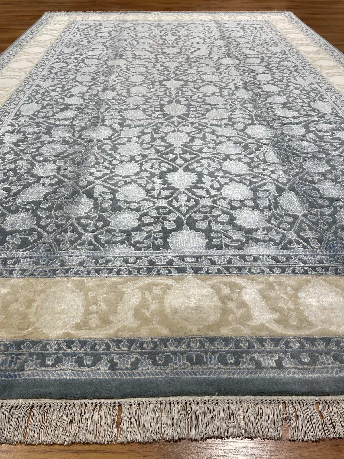 Pelas İpekli Uşak El Dokuma Halı