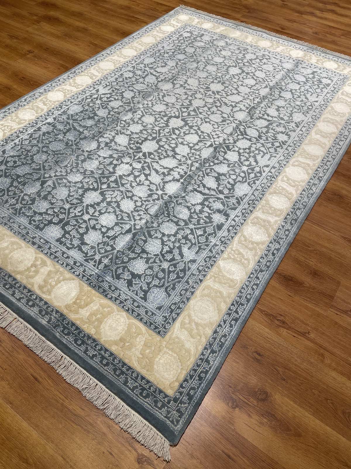 Pelas İpekli Uşak El Dokuma Halı