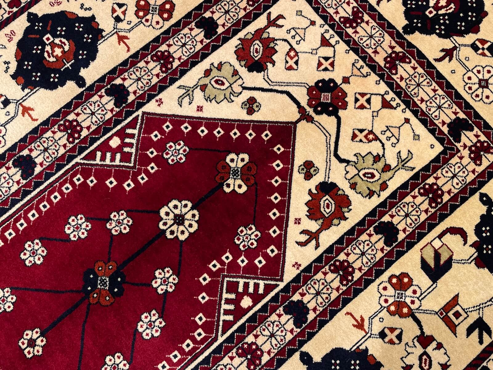 Sahra Mihraplı Uşak El Dokuma Halı