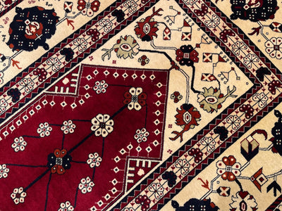 Sahra Mihraplı Uşak El Dokuma Halı