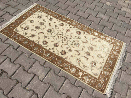 Şiraze İpekli Uşak El Dokuma Halı