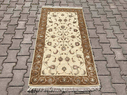 Şiraze İpekli Uşak El Dokuma Halı