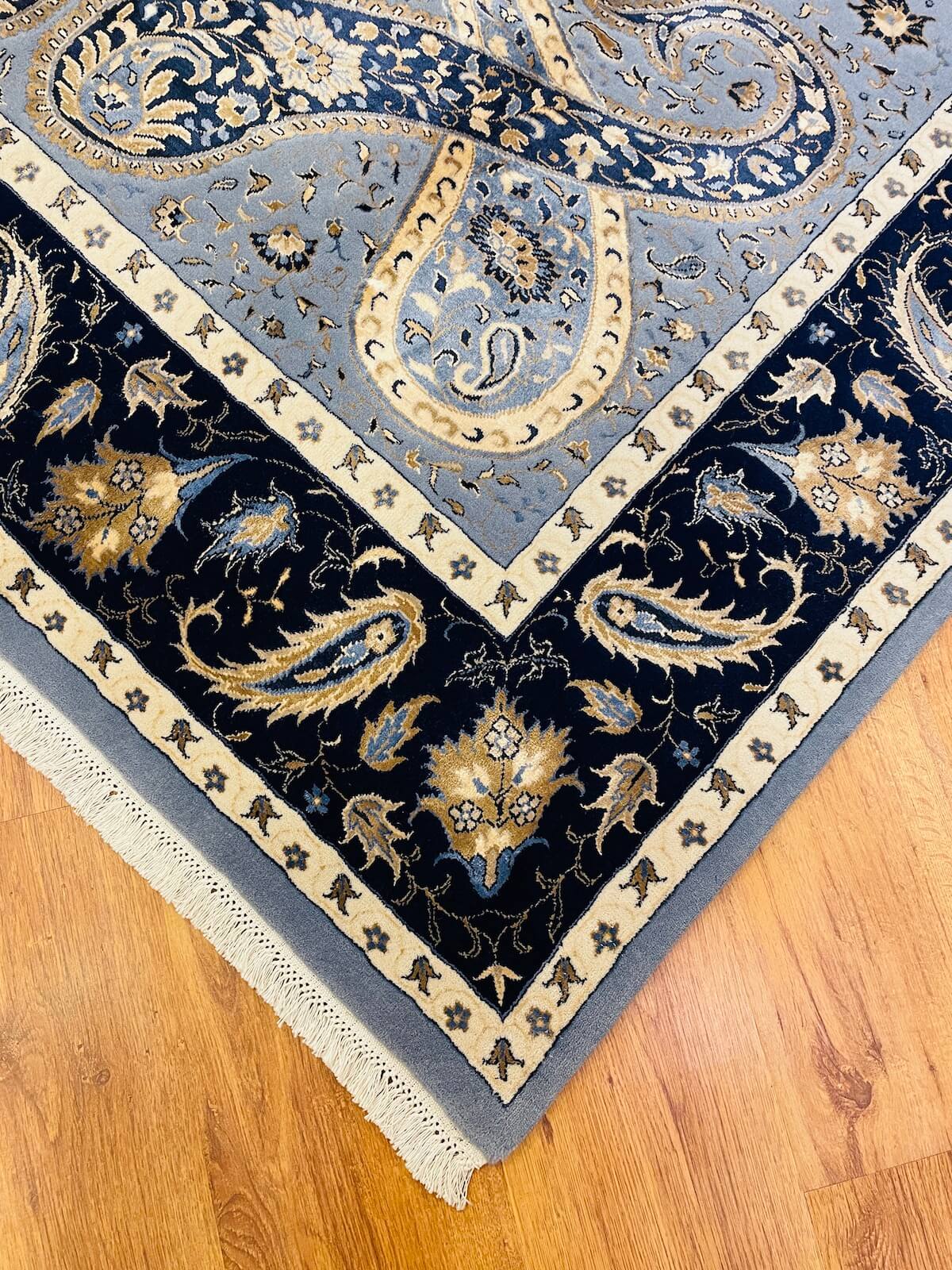 Şiraze İpekli Uşak El Dokuma Halı