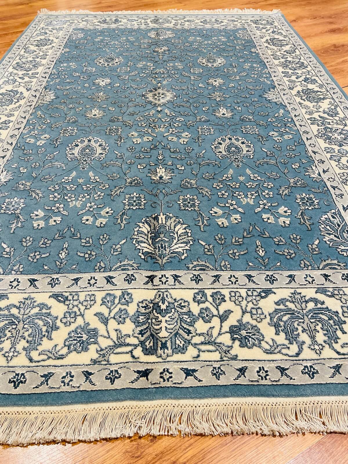 Şiraze İpekli Uşak El Dokuma Halı