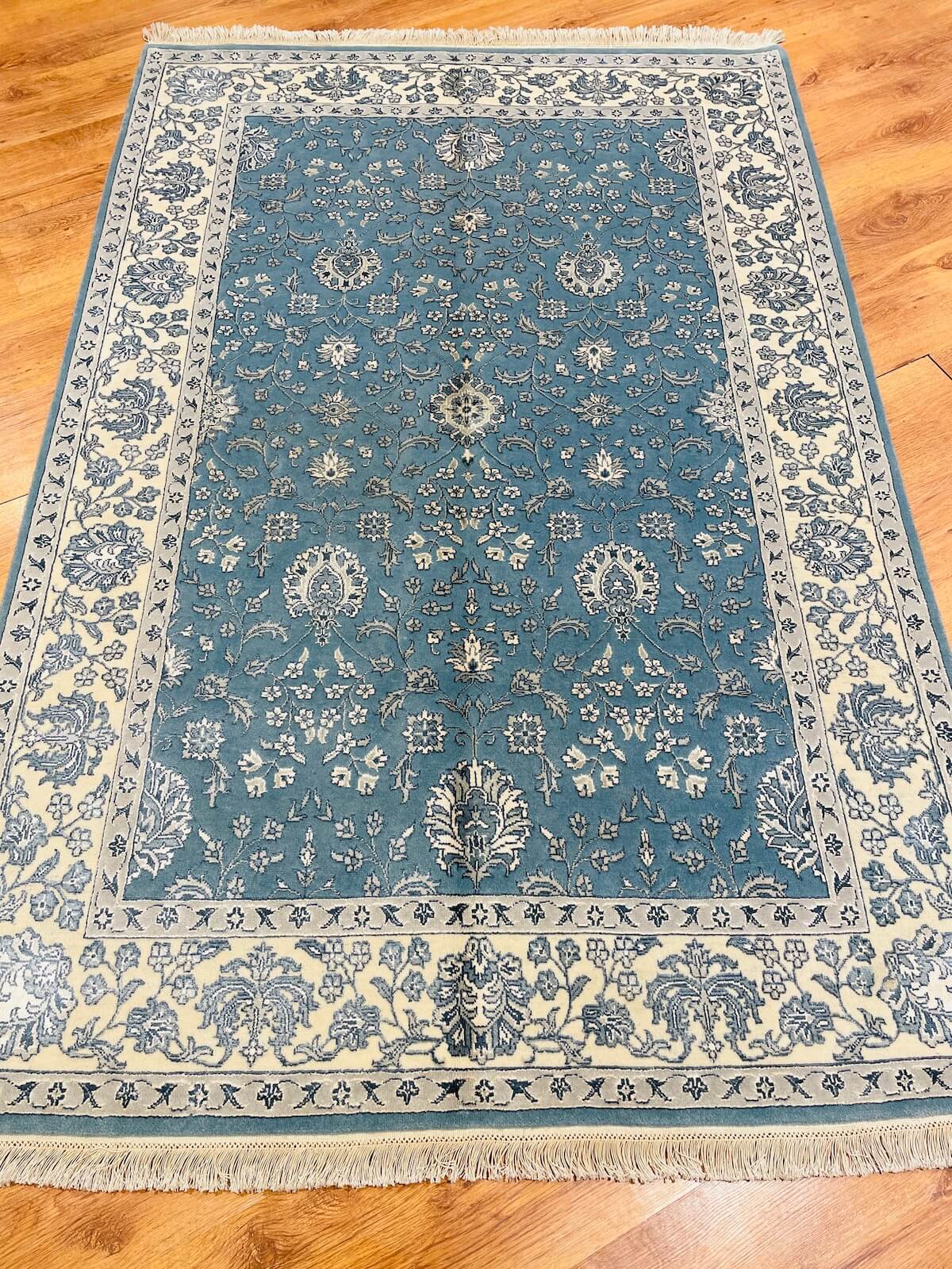 Şiraze İpekli Uşak El Dokuma Halı