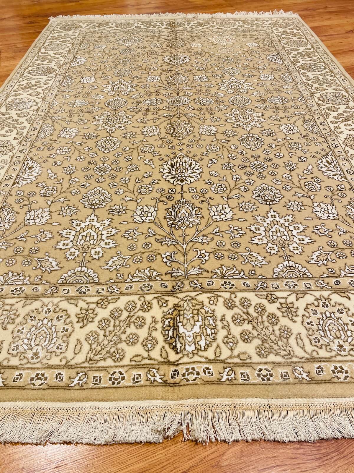 Şiraze İpekli Uşak El Dokuma Halı