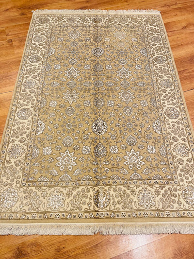 Şiraze İpekli Uşak El Dokuma Halı