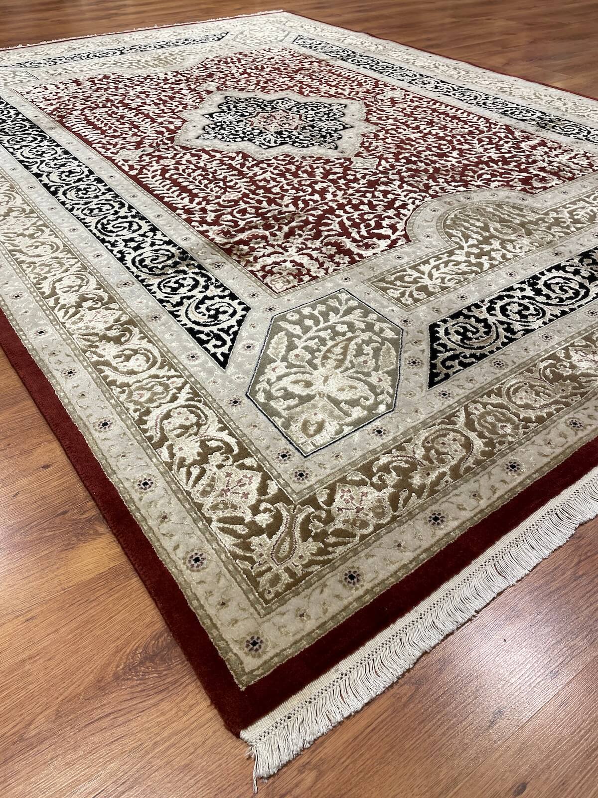 Şiraze İpekli Uşak El Dokuma Halı