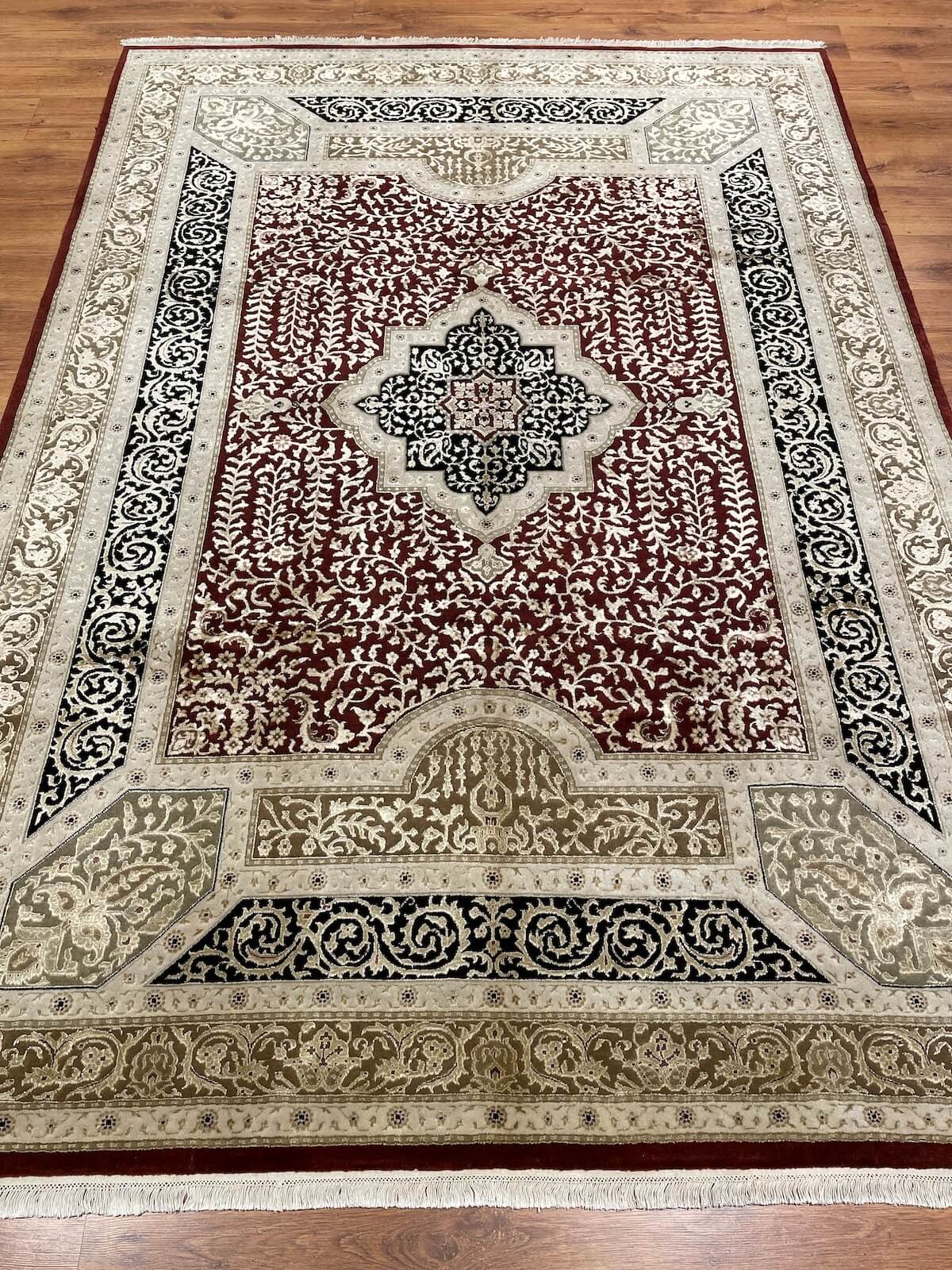 Şiraze İpekli Uşak El Dokuma Halı