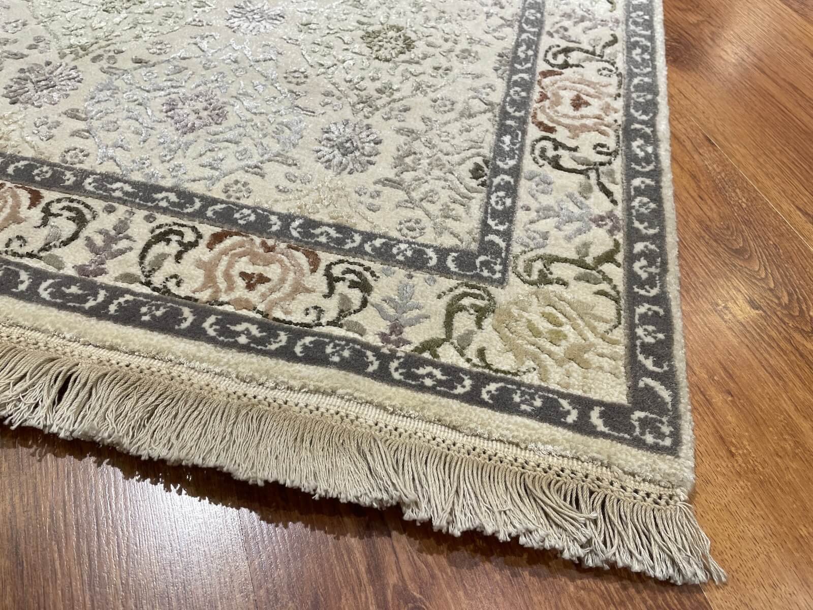 Şiraze İpekli Uşak El Dokuma Halı Yolluk