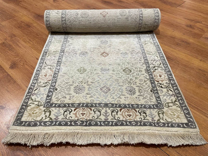 Şiraze İpekli Uşak El Dokuma Halı Yolluk