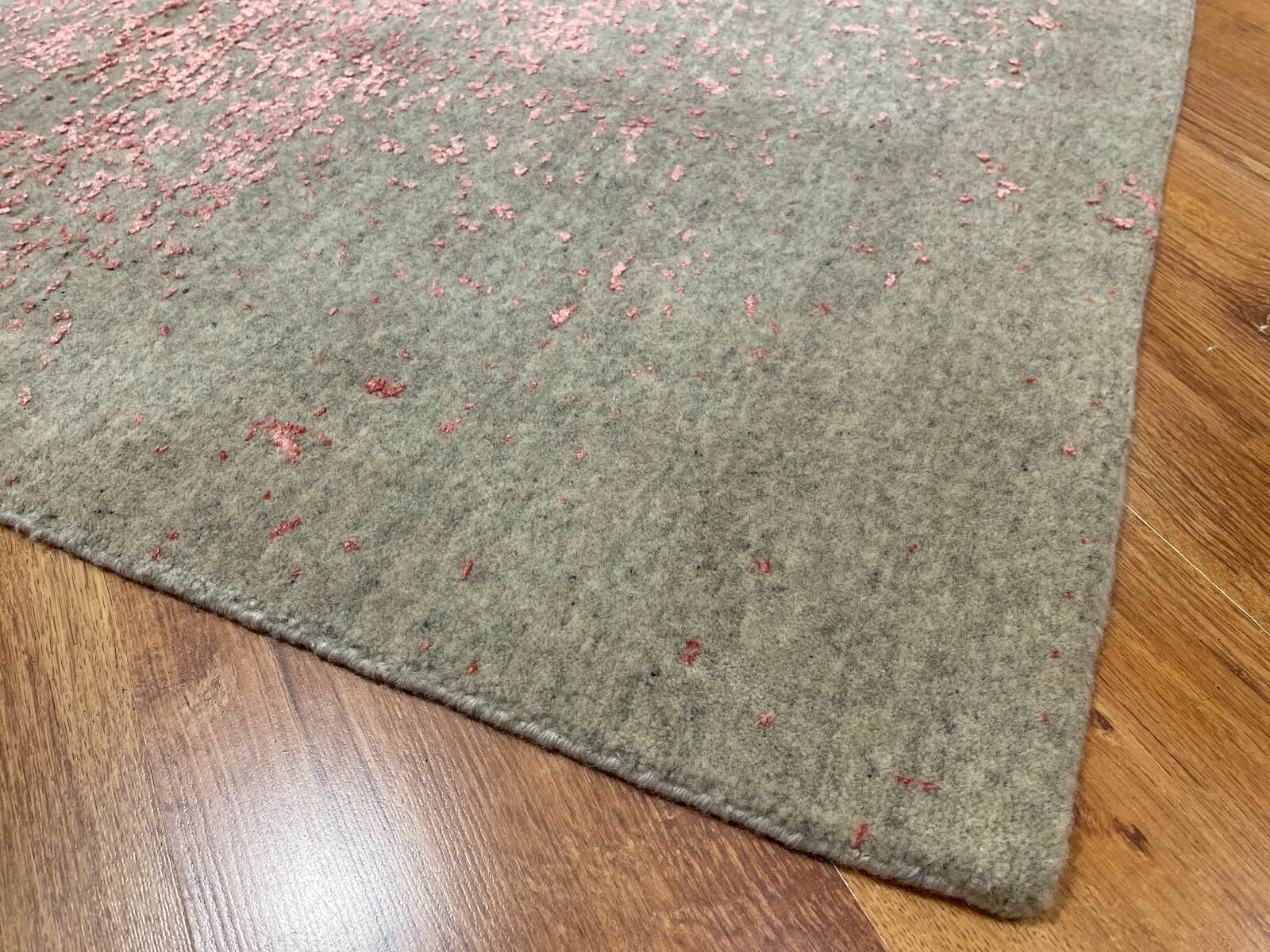 Lori El Dokuma Gri Pembe Yün Halı