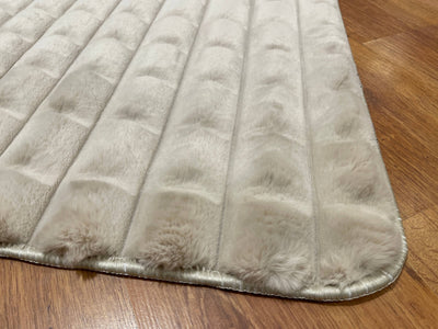 Piramit Desenli Vizon Peluş Halı