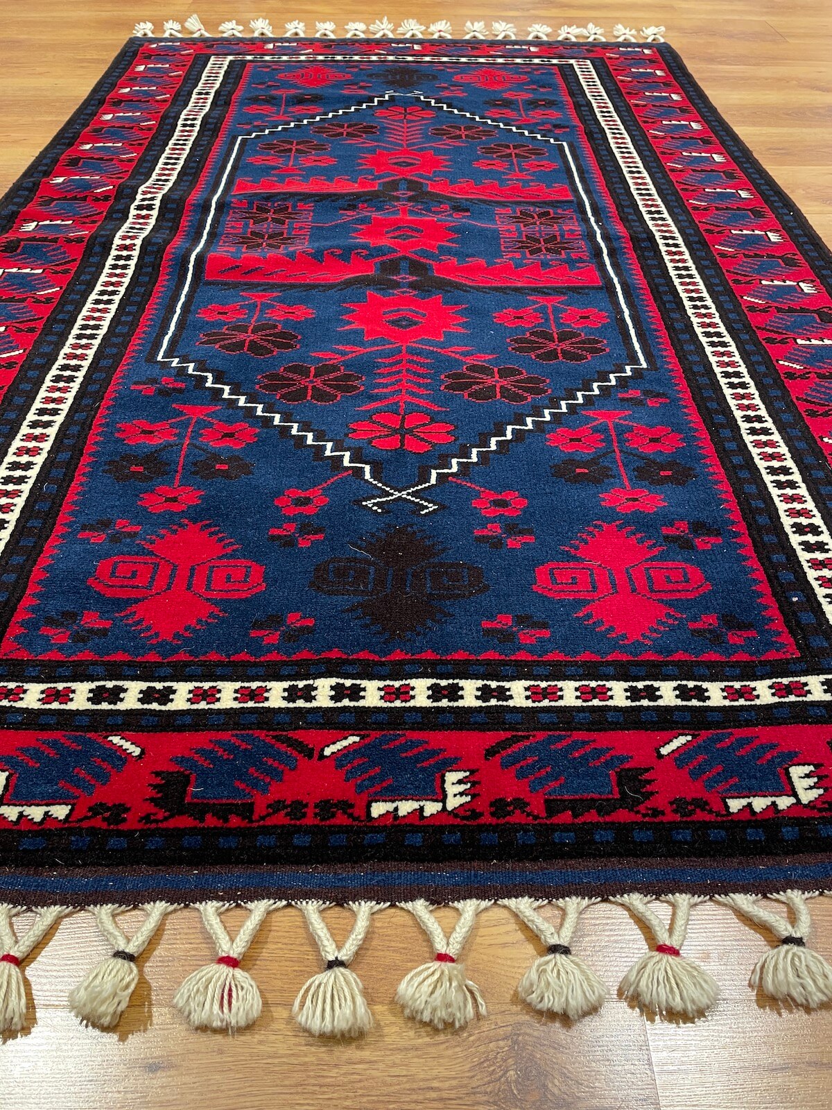 Yağcıbedir El Dokuma Halı