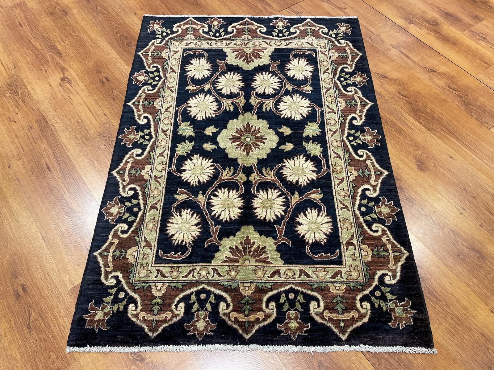 Ziegler Uşak El Dokuma Halı